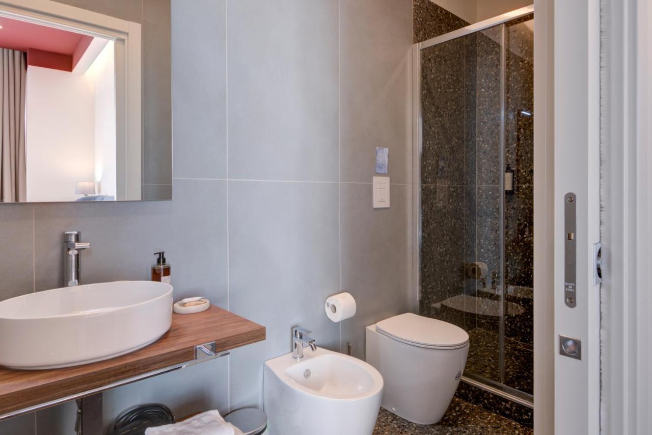 Well Suites - Piazza Dei Martiri Napoli Exterior foto