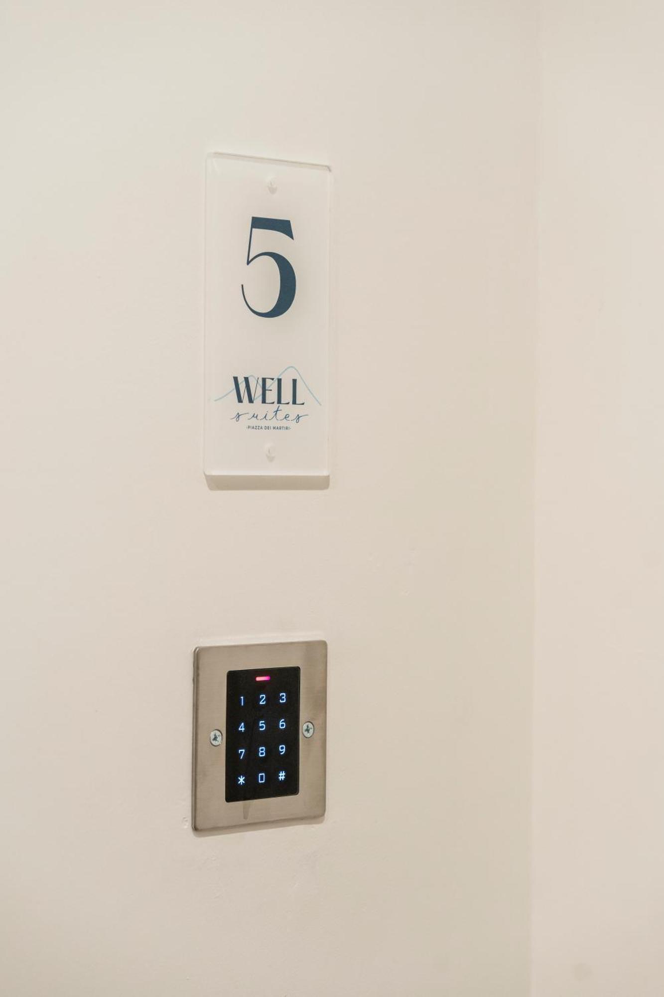 Well Suites - Piazza Dei Martiri Napoli Exterior foto