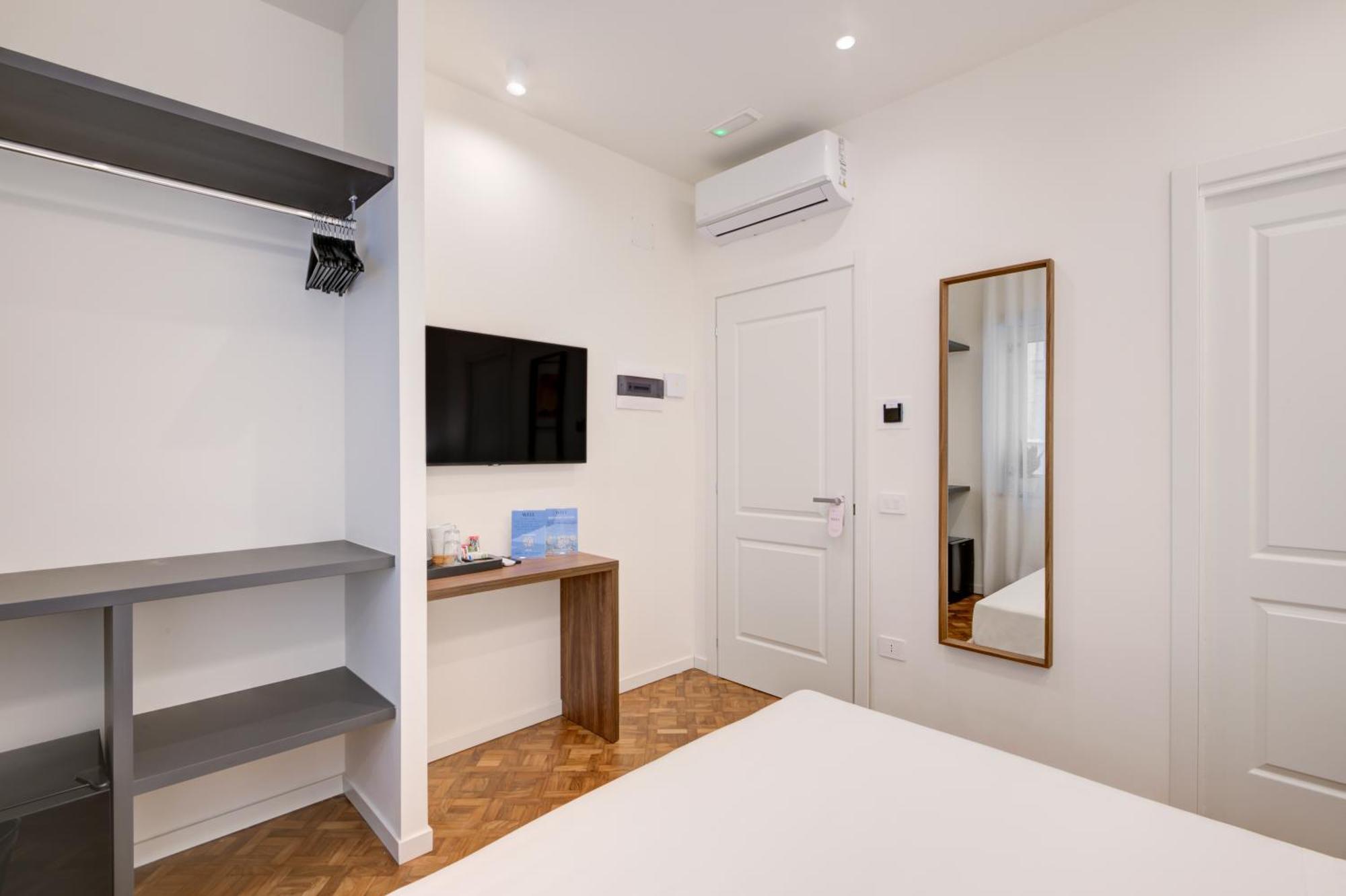 Well Suites - Piazza Dei Martiri Napoli Exterior foto